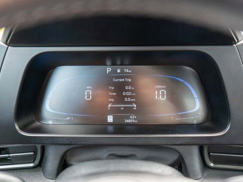 Used 2025 Hyundai Elantra Sport FWD image 19