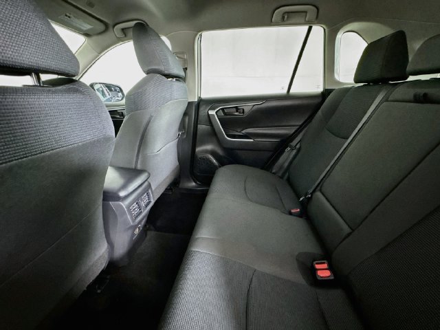 Used 2025 Toyota RAV4 LE AWD/4WD image 21