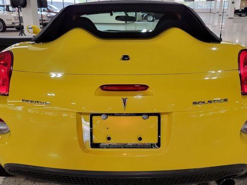 Used 2007 Pontiac Solstice Convertible w/ Premium Package RWD image 8
