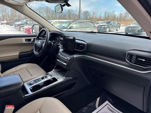 Used 2020 Ford Explorer XLT w/ Equipment Group 202A image 11