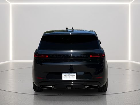 Used 2024 Land Rover Range Rover Sport Dynamic SE AWD/4WD image 4