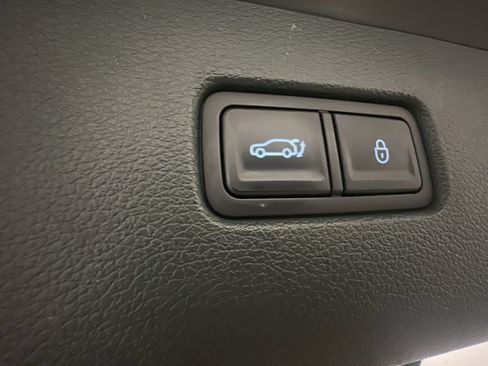 Certified 2025 Genesis GV80 3.5T Prestige AWD/4WD image 22