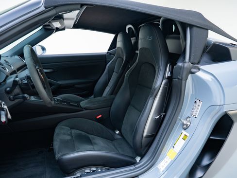 Used 2024 Porsche 718 Boxster Spyder RS RWD image 17
