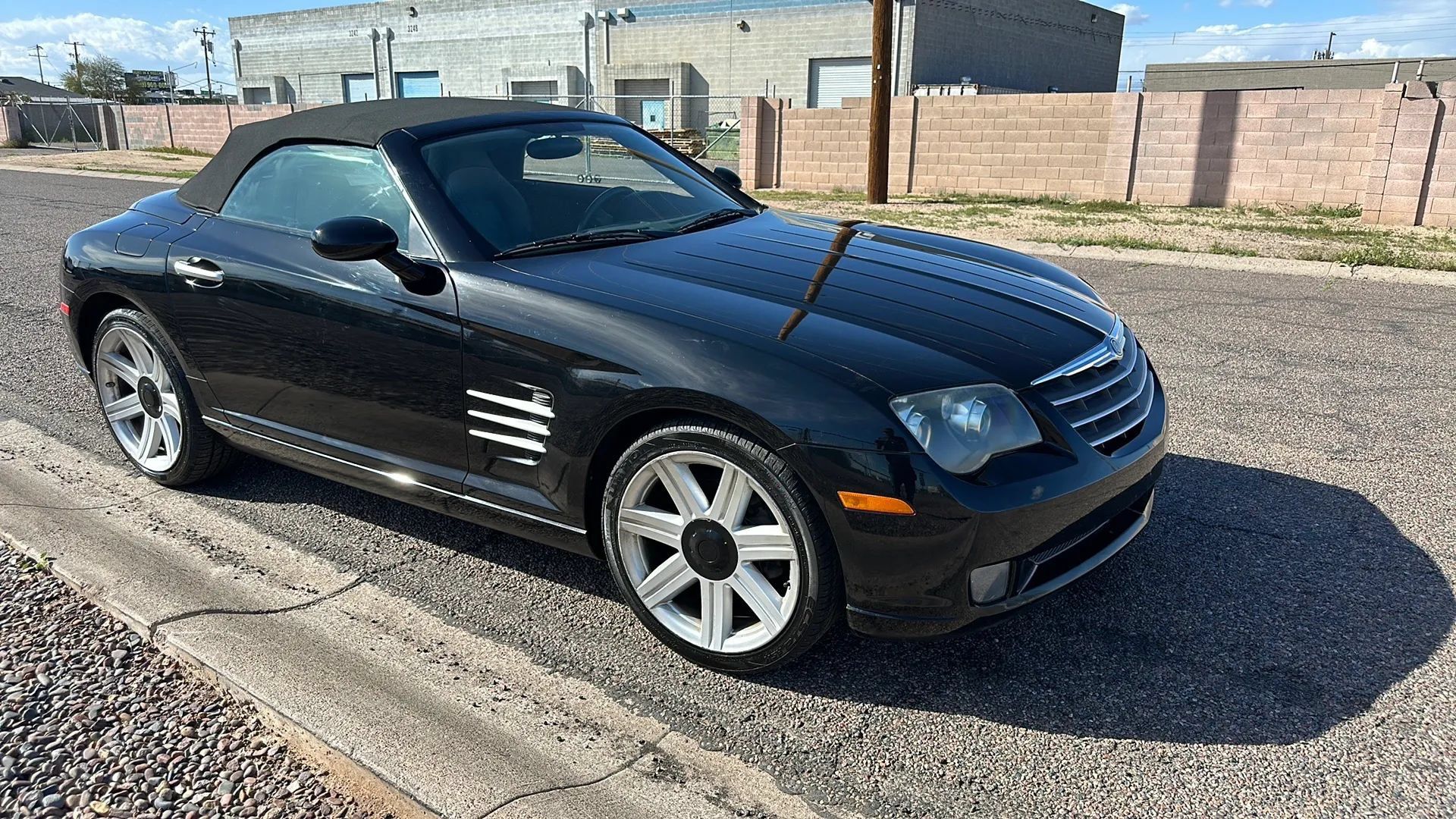 Used 2005 Chrysler Crossfire Limited RWD image 15