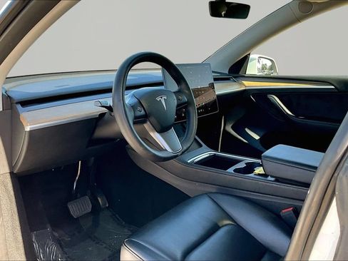 Used 2023 Tesla Model Y Long Range AWD/4WD image 17