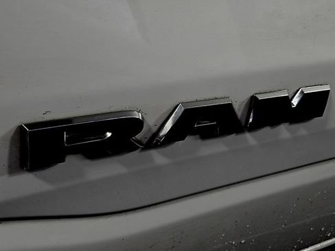 Used 2020 RAM 1500 Laramie image 32