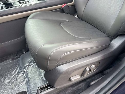 New 2026 Kia Carnival EX image 17