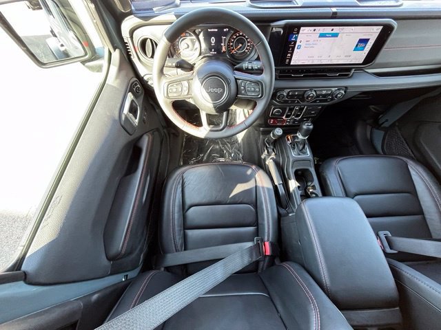 Used 2024 Jeep Wrangler Unlimited Rubicon w/ Convenience Group AWD/4WD image 23
