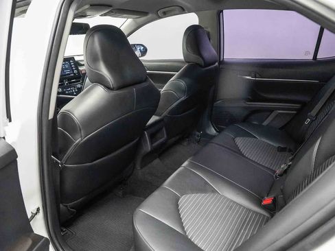 Used 2022 Toyota Camry SE w/ Convenience Package FWD image 18