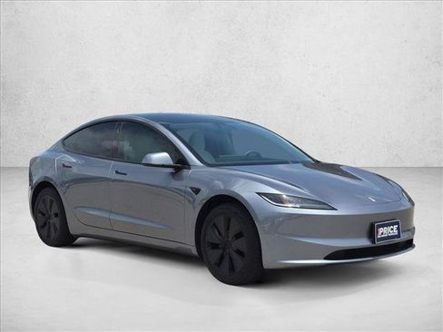 Used 2025 Tesla Model 3 Long Range RWD image 3