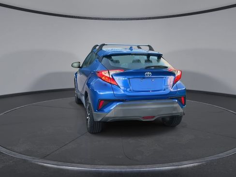 Used 2018 Toyota C-HR XLE FWD image 7