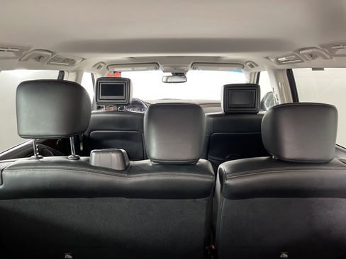 Used 2017 Nissan Armada Platinum w/ Interior Lighting Package image 17