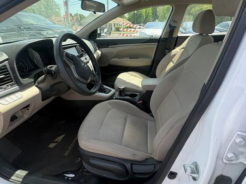 Used 2017 Hyundai Elantra SE FWD image 8