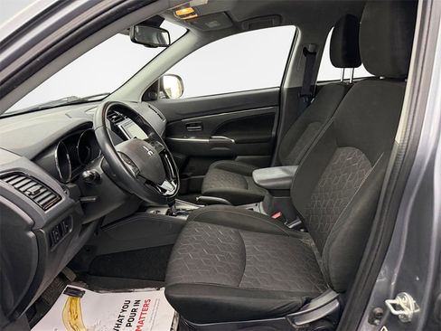 Used 2021 Mitsubishi Outlander Sport SE image 12