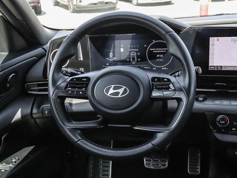 Used 2025 Hyundai Elantra SEL FWD image 21