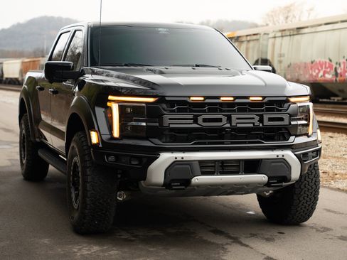 Used 2025 Ford F150 Raptor image 4