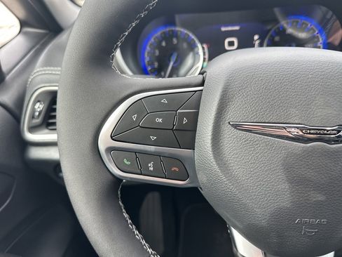 New 2026 Chrysler Pacifica Select image 64