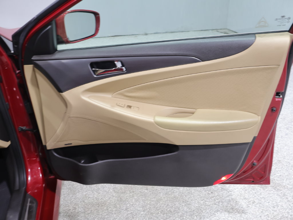 Used 2013 Hyundai Sonata Limited FWD image 23