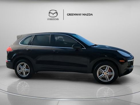 Used 2016 Porsche Cayenne AWD/4WD image 32