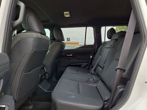 Used 2024 Lexus GX 550 AWD/4WD image 13