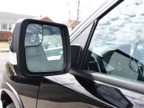 Used 2022 RAM 1500 Laramie AWD/4WD image 16