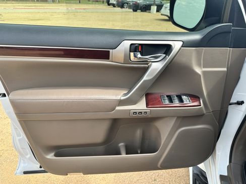 Used 2017 Lexus GX 460 Premium AWD/4WD image 9