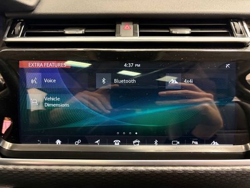 Used 2018 Land Rover Range Rover Velar S AWD/4WD image 18