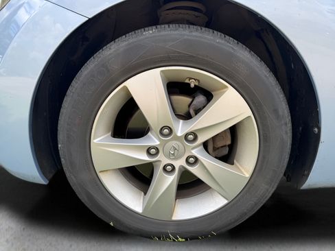 Used 2012 Hyundai Elantra GLS w/ Preferred Pkg 3 FWD image 13