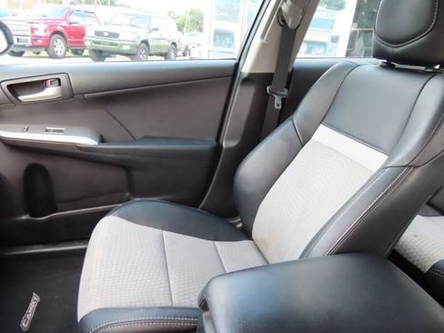 Used 2012 Toyota Camry SE FWD image 20