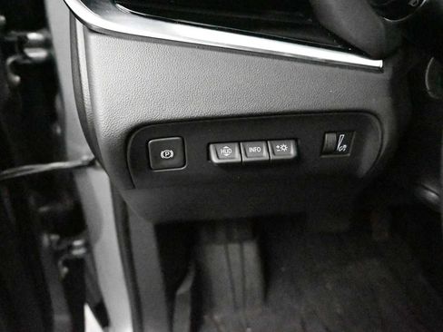 Used 2024 Buick Enclave Avenir AWD/4WD image 11