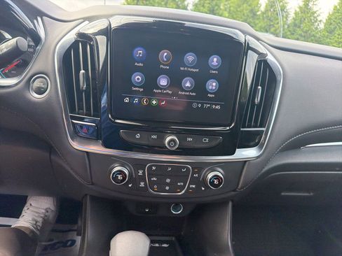 Used 2023 Chevrolet Traverse LT FWD image 11