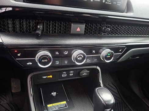 Used 2025 Honda CR-V EX-L image 17