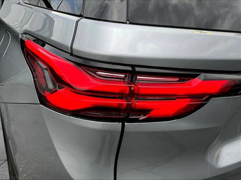 Used 2023 Chevrolet Traverse LT w/ LPO, Floor Liner Package AWD/4WD image 26