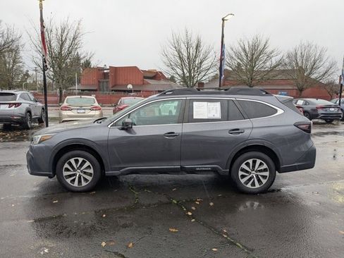 Used 2021 Subaru Outback Premium image 2
