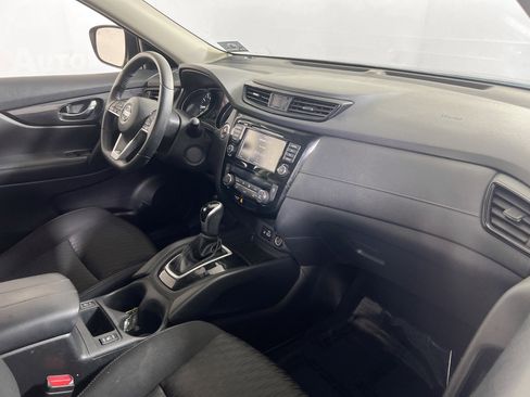 Used 2019 Nissan Rogue SV image 27