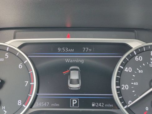 Used 2023 Nissan Sentra SR w/ SR Premium Package FWD image 14