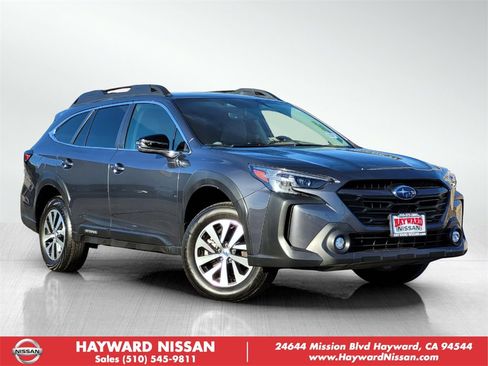 Used 2024 Subaru Outback Premium image 1