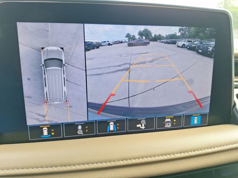 Used 2021 Chevrolet Tahoe Premier AWD/4WD image 25