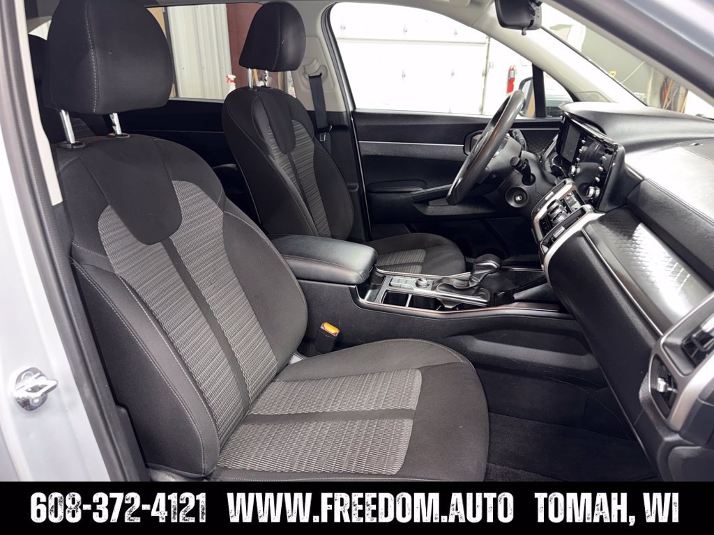 Used 2021 Kia Sorento LX FWD image 21