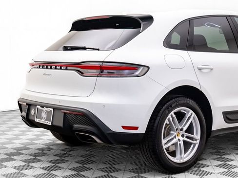 Used 2025 Porsche Macan image 36