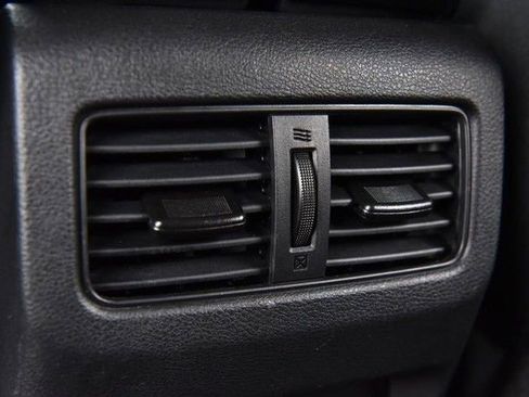 Certified 2025 Nissan Rogue SV image 22