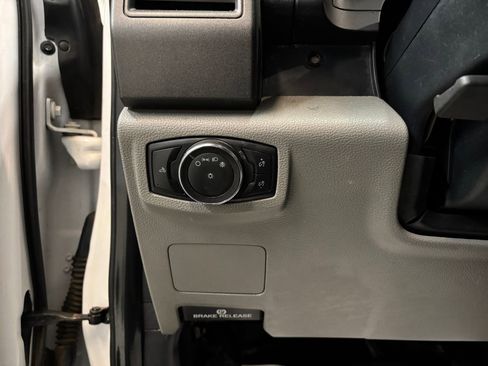 Used 2022 Ford F250 XL w/ Power Equipment Group image 18