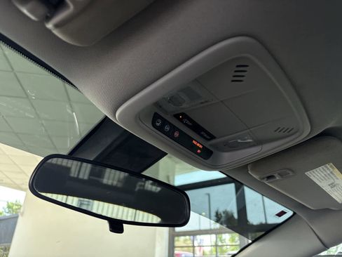 Used 2016 Chevrolet Malibu LT image 32