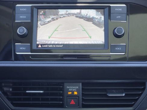 Used 2023 Volkswagen Jetta SE FWD image 15