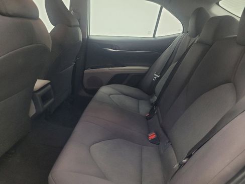 Used 2020 Toyota Camry LE image 18