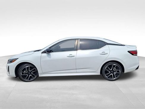 Used 2024 Nissan Sentra SR FWD image 5