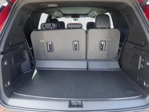 Used 2024 Chevrolet Traverse RS AWD/4WD image 8