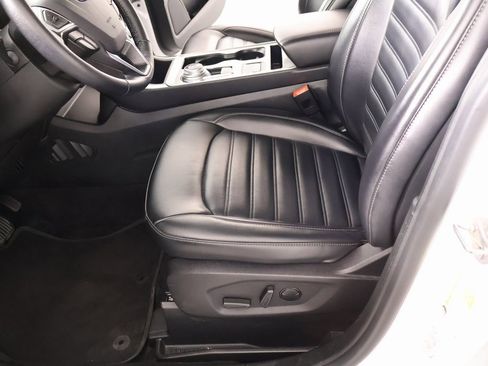 Used 2024 Ford Edge SEL image 11