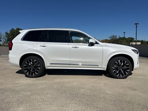 New 2026 Volvo XC90 B6 Plus w/ Protection Package Premier image 8