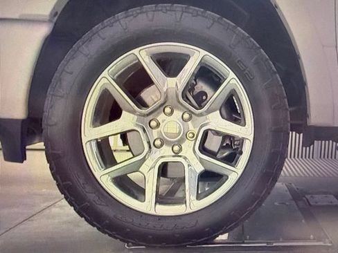 Used 2019 RAM 1500 Limited AWD/4WD image 9